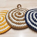 残り糸の鍋敷き