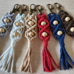 マクラメキーホルダー